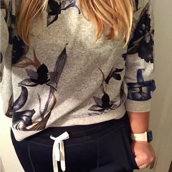 Zyia Floral Blue Sweatshirt. - Picture 2 of 3